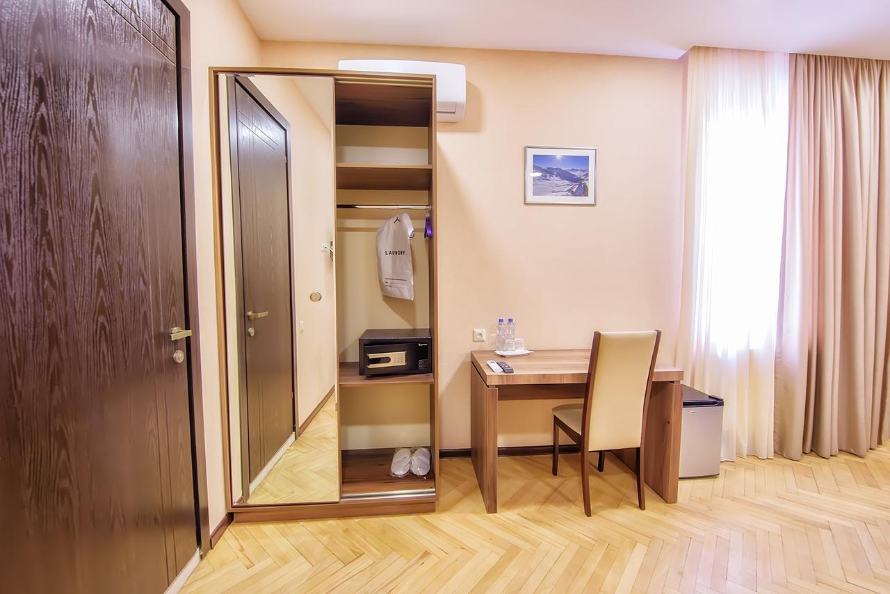 Green Corner Hotel Tbilisi Bagian luar foto