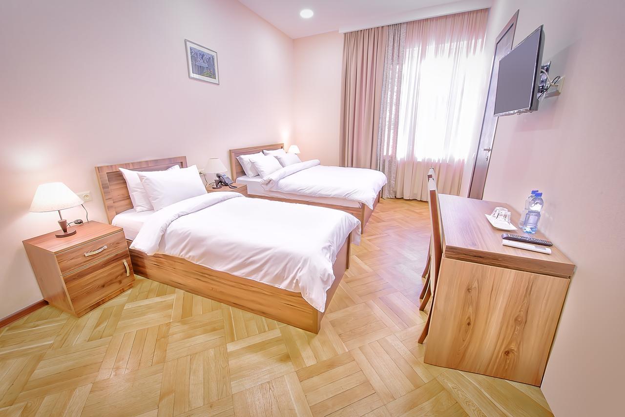 Green Corner Hotel Tbilisi Bagian luar foto